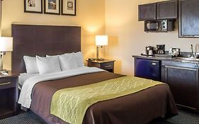 Quality Inn Tulsa-downtown West  3*