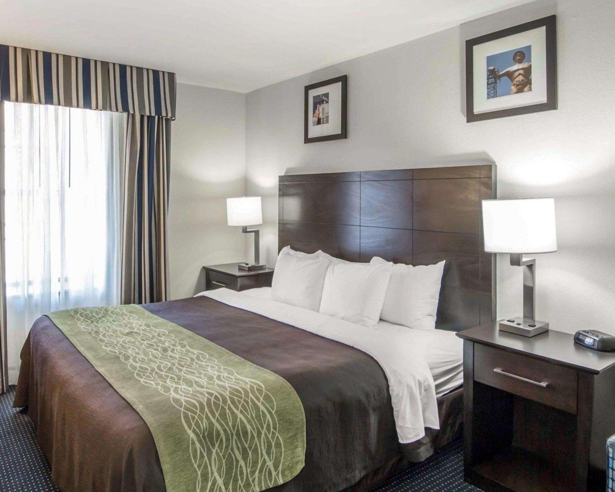 Quality Inn Tulsa-Downtown West Exterior foto