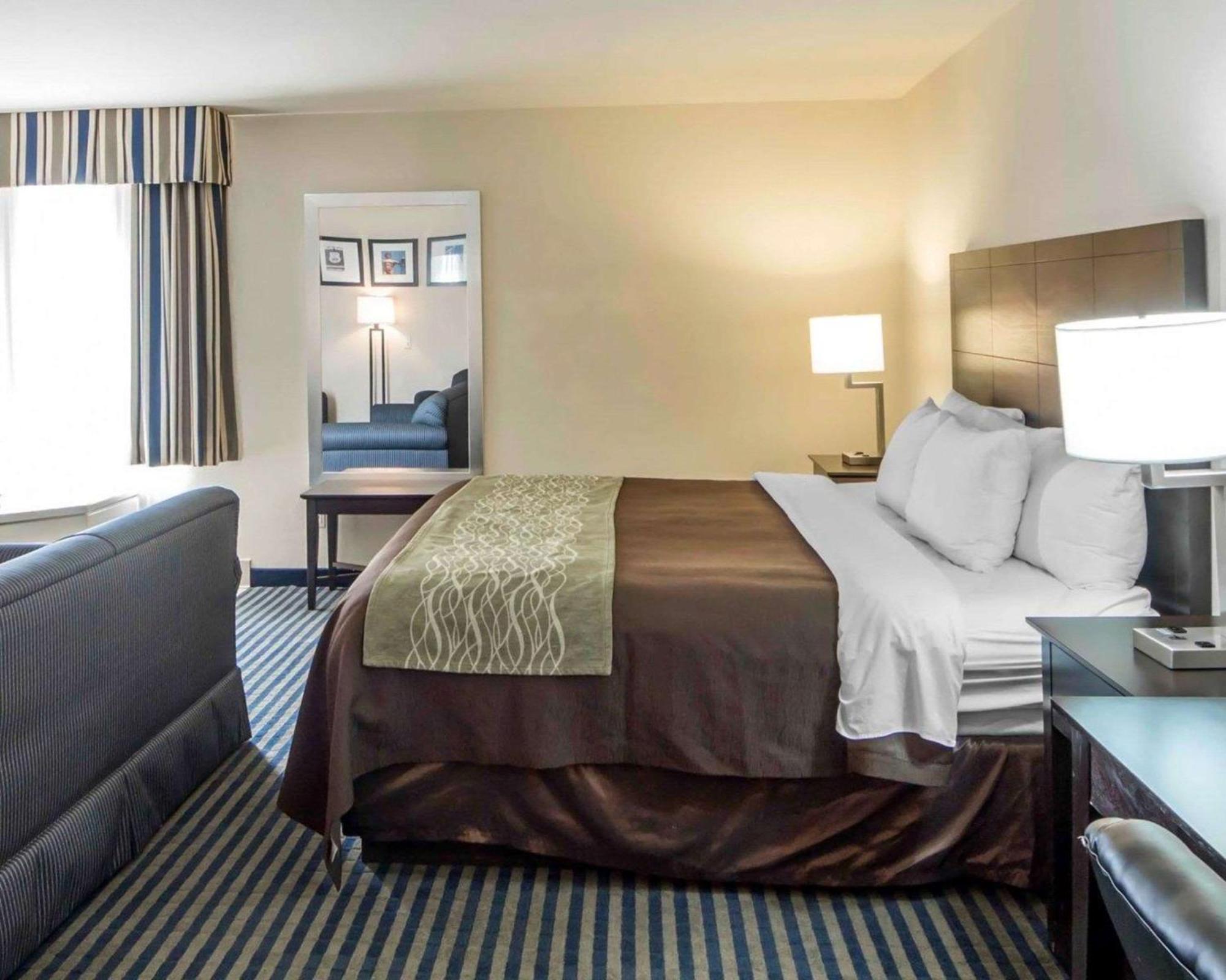 Quality Inn Tulsa-Downtown West Exterior foto