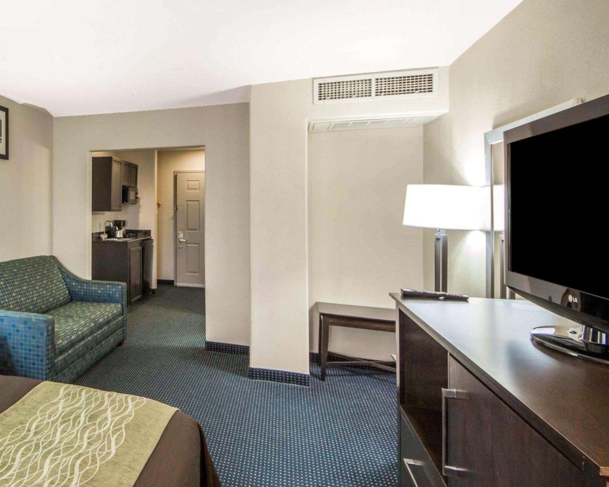 Quality Inn Tulsa-Downtown West Exterior foto